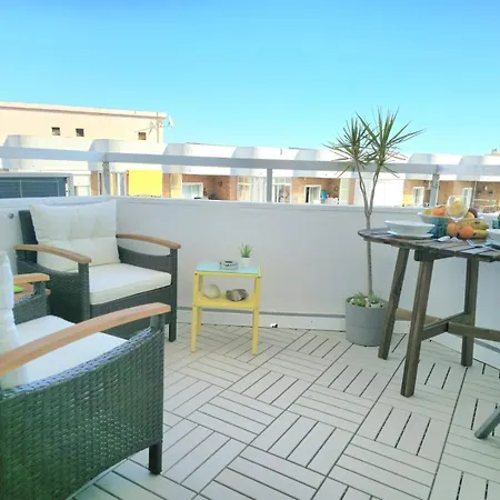 Nogalera Skyline Retreat One Bedroom With Balcony And Amazing Sea And Views By Namaste Elite Apartment